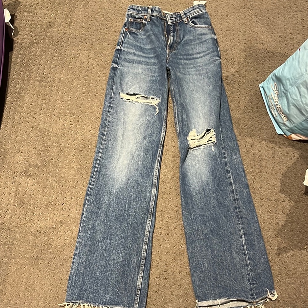 Zara distressed Jeans Size 2